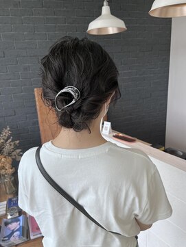 ニド(2do) カジュアルアレンジ　シニヨン