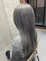 ハウル(Howl)&nbsp;ケアブリーチ/ホワイトシルバー/レイヤーカット