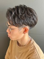 ニアウ 伊勢崎連取店(Niau)&nbsp;センターパートニュアンスパーマ刈り上げツーブロックメンズヘア