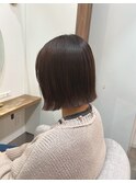 顎下切りっぱなしボブ