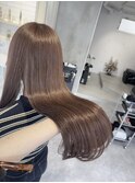 明るめミルクティーブラウンベージュロングヘア 忠願寺
