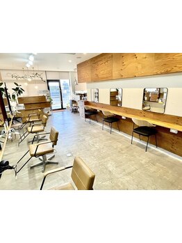 丁寧なカウンセリングで一人一人に寄り添った施術が魅力！あなたの美しさを引き出す明るく落ち着く空間☆