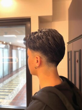 ヘアドクターベガ(hair Dr.VEGA) かき上げフェードカット