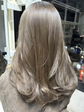 ディーエックス スリー(Dxxxx III) ブリーチなしミルクティーベージュ 透明感カラー 顔周りカット