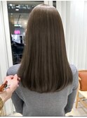 ヘーゼルベージュオリーブブリーチなし透明感カラー似合わせ