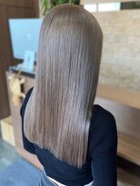 グラムアッシュ(GLAM ASH) ミルクティーベージュ ブリーチ ハイトーン 髪質改善カラー 20代