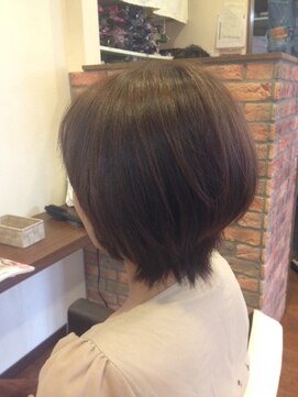 ピース(PEACE) オーガニックカラー】大人ショート×えりあし長め