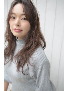 リル(Lilou) 【Lilou】大人かわいい ベージュカラー フェザーロング