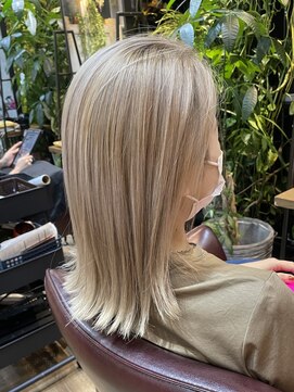 リィリ バイ ロダット 横浜(rili by LODAT) ホワイトべージュ【rili横浜】