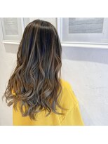 アロマ ヘアー ルーム 新宿3号店(AROMA hair room) ダークアッシュバイカラーゆる巻きロングふんわりロング/新宿