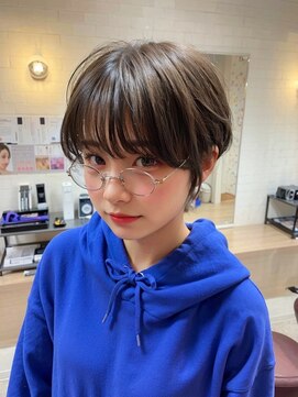 コワファーストナガサキシャンプーボーイ(COIFF1RST NAGASAKI SHAMPOO BOY) 大人可愛い20代30代40代黒髪前下がりショート丸みショート/長崎