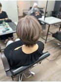 ショートヘアショートボブ白髪ぼかし脱白髪染めダブルカラー