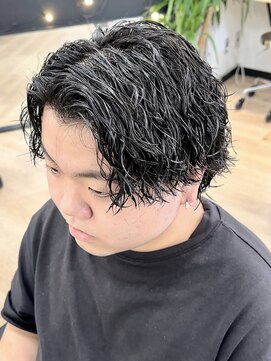 ウェイビーエフティフィフス 横浜西口(WAVEY ft.fifth) ツイストスパイラルパーマツイストパーマセンターパートマッシュ