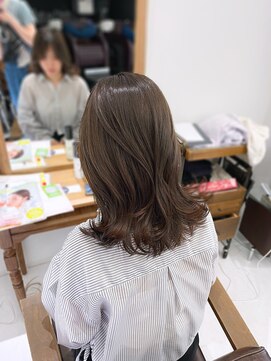 ハピネス 梅田茶屋町店(HAPPINESS) 韓国くびれレイヤー ミディアム  オリーブグレージュ