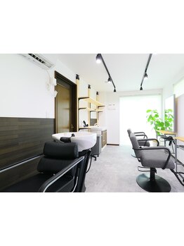 お客様の笑顔が溢れる、アットホームな空間。初めての方も緊張せずに、気軽に通えるのが嬉しいポイント♪