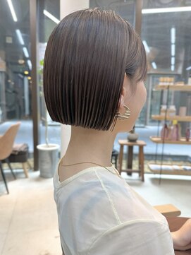 ミィ 表参道(mee.) 黒髪/ボブウルフ/ネビージュ/小顔/ワンレン/髪質改善/前髪