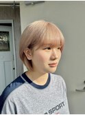 暖色ミルクティーベージュ ハイトーンブリーチカラー ショート