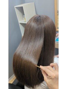 スリーク バイ ロイ 円町本店(sleek by roy) 加工なし髪質改善カラートリートメント