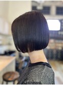 刈り上げボブ×ダークマロンベージュ