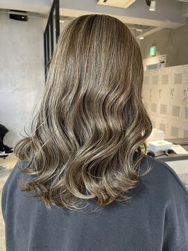 エリマ 調布(elima) レディースロングレイヤーハイライトミルクティーベージュ