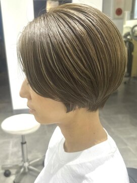 ホリー(HOLLY) 丸みショートオリーブベージュ