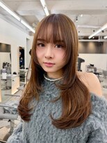 ヒュー 広島(HEW)&nbsp;王道かわいいシースルーバングレイヤーハッシュカットグレージュ
