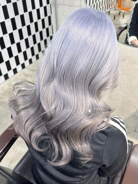 リル ラウム 原宿(LiL Raum) シルバーラベンダー/原宿ブリーチ/ダブルカラー/レイヤーカット