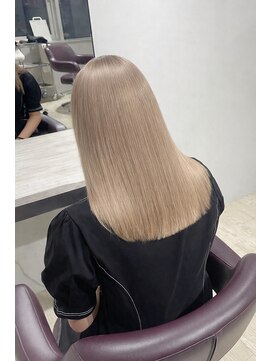 シェーン 仙台駅広瀬通店(schon) ホワイトベージュ