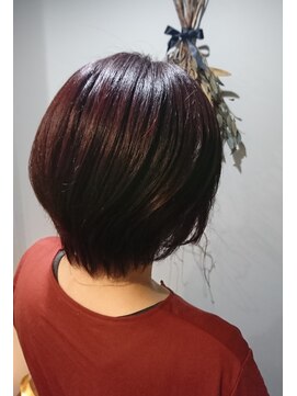 ウィーク 梅田(UiiC) ツヤ感MAX#大人ショートボブ