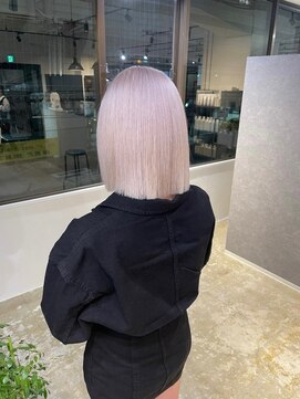 メリー オオサカ(Merly Osaka) ほとんど白！ムラなしダブルカラー_ほんのりピンクなホワイト_