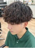 波巻きスパイラルパーマツーブロックツイストパーマメンズヘア