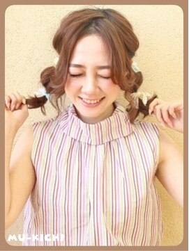 むーきち 吉祥寺(mu-kichi) 肩ぐらいの長さでも！ ポンポンアレンジ【mu-kichi 吉祥寺】