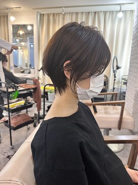 トッカ ヘアアンドトリートメント 難波店 小顔似合わせカット愛されクールショート20代/30代40代50代/難波