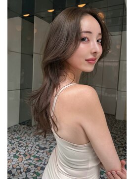 ランズ(LANDS) くすみベージュ　レイヤーカット 【韓国ヘア 大阪 梅田】