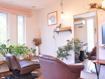 フフレヘアー(FUFRE hair)の写真/大人女性の“なりたい”を叶えるカット技術に感動。髪質や骨格を見極め、再現性の高いスタイルをご提供◇