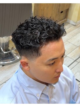グルーマーズトウキョウ(GROOMER/S TOKYO) 宮城リョータ　オールバック　フェード　メンズパーマ
