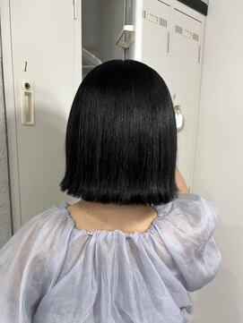 リュンヌ(Lune) 外ハネボブ×ブルーブラック/艶髪/美髪/モテ髪/YU179