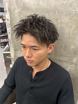 メンズサロン キング 心斎橋店(Men’s salon K!ng) ホワイトメッシュ/ツイスト/ツイスパ/パーマ/メンズ/眉毛/心斎橋