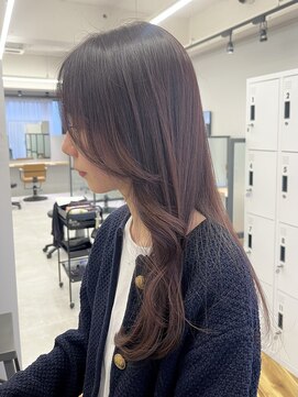 リジー(Litzy) 顔周りカット×こっくりカラー