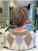 earthショートレイヤーボブミルクティー丸みショートボブ