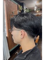 グルーム(GROOM.)&nbsp;センターパート　テーパーフェード