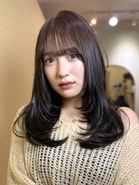 ウタ 大通×レイヤーカット×オリーブベージュ