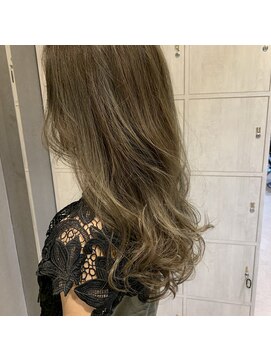 ゼン(Zen.) グレージュグラデーション【Zen.手塚】