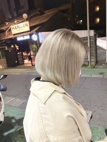 ロア 福岡天神本店(LORE) white hair
