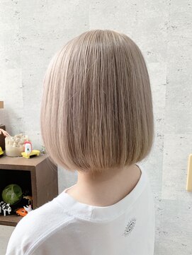 トムキャット(TOM CAT) ケアブリーチ ボブ ホワイト ベージュ