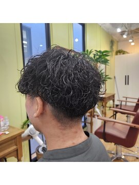 ギフト ヘアーデザイン(gift hair design) ケアパーマ波巻きスパイラル×刈り上げエアリーマッシュショート