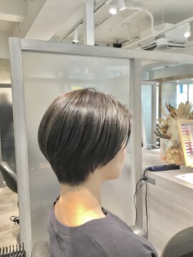 ブロッサム 保谷(Blossom) 20代30代大人ショートボブx小顔ウルフカット丸みショート