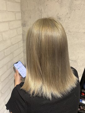 アフィナー(Afinar) ホワイトベージュ