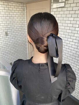 ソノ(sono) アップヘア タイトヘア シニヨン 参列 ドレスヘア