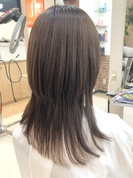 カットハウス はさみの部屋 セミロングレイヤー/長めくびれ/縮毛矯正/センターバング